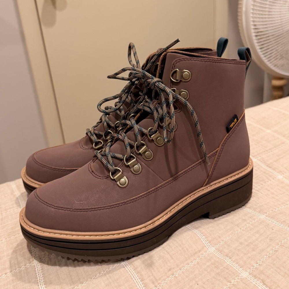 Teva Women's Midform Boot Waterproof Peppercorn Plum Lace Up Hiker